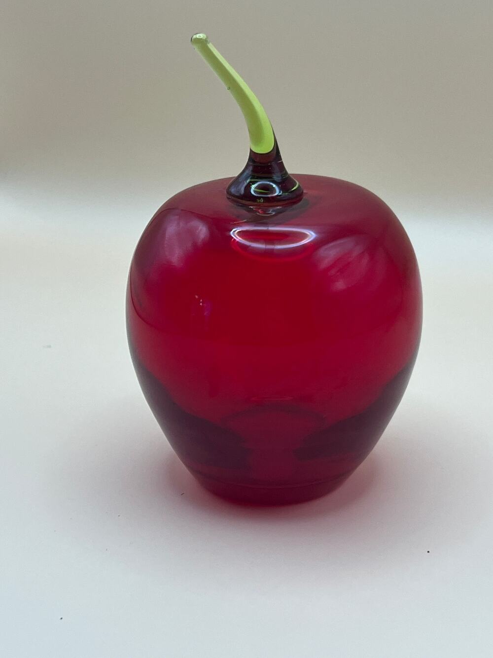 Hand Blown Art Glass Apple Figurine Paperweight Ruby Red Green Stem 4in Vintage